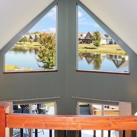 Boho Bungalow On The Pond W/ Hot Tub Arnolds Park ภายนอก รูปภาพ